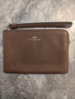 Coach Brown Tan Pebbled Leather Zip Wristlet